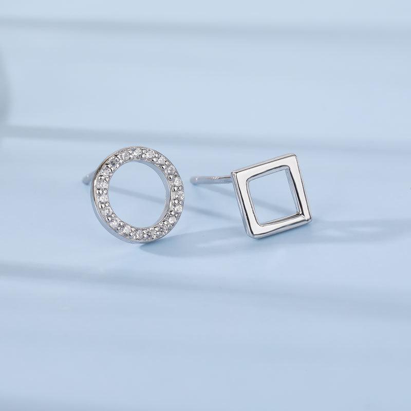 Geometrisches Rundes Quadratisches Asymmetrisches Design Mikro-Einlegeohrringe mit Vielseitigen und Kühlen Stil Ohrringen