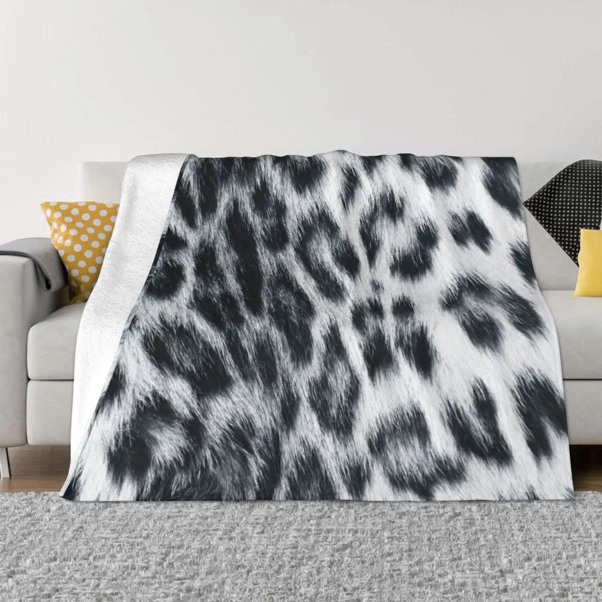 

Snow Leopard Real to Life Print Throw Blanket throw blanket for sofa Bed Fashionable Blanket 30x40in