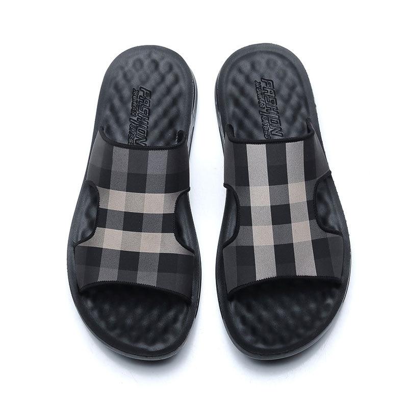 Slippers men's 2025 new summer sandals trendy shoes youth versatile soft-soled plaid beach shoes British sandals