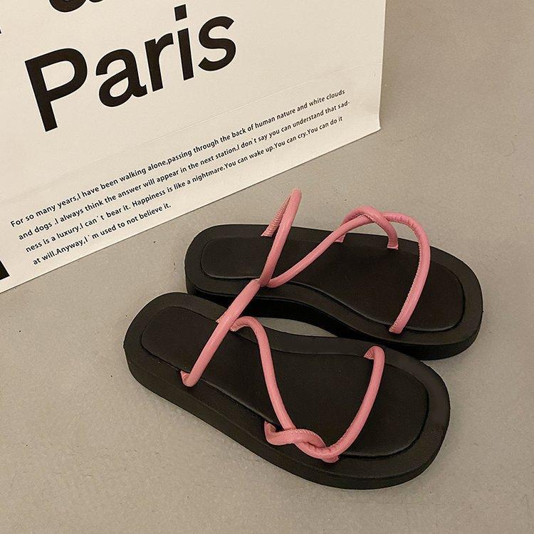 

Женские туфли с тонким ремешком и толстой подошвой, новинка 2025 года, летние французские феи, римские сандалии на плоской подошве 35 красный