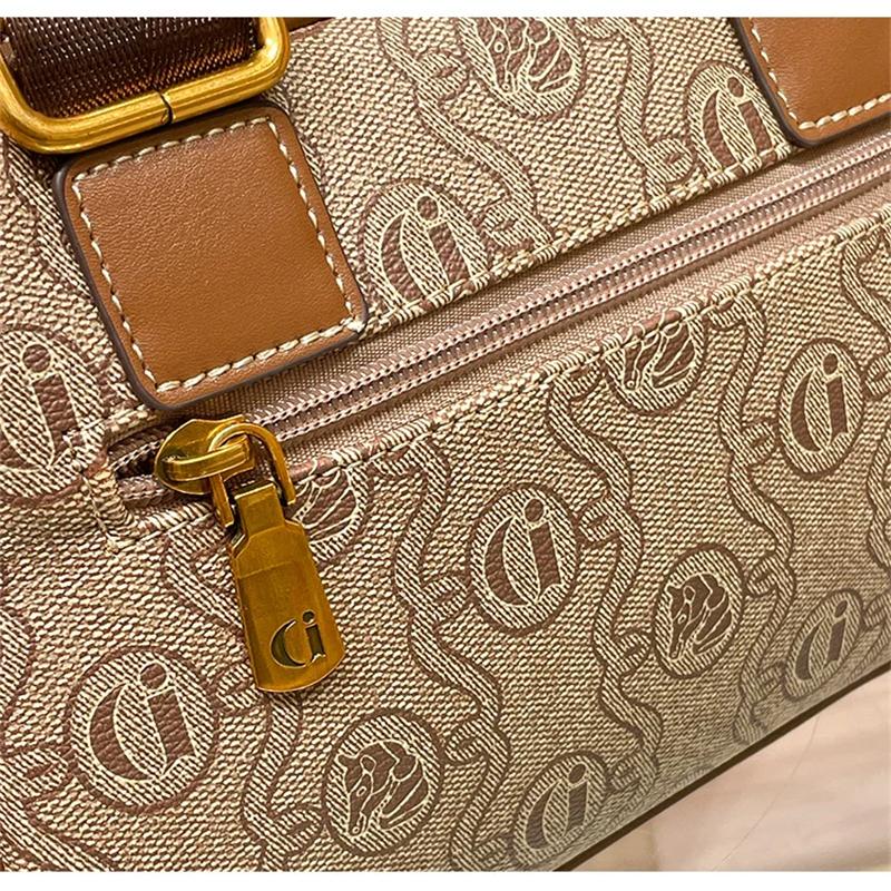 Dámská kabelka 2025 Nová značka Kabelka z pravé kůže Designová Vysoce kvalitní Retro Jedno rameno Šikmo přes tělo Polštářová taška