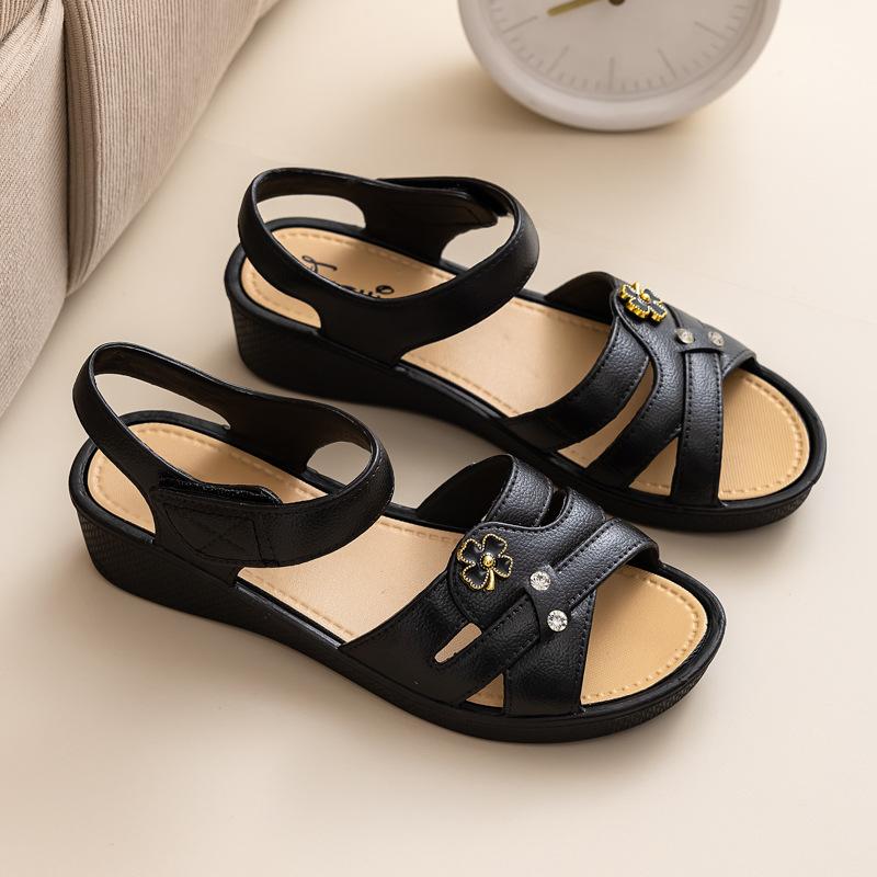 Mom Sandals for Women In Summer 2025 New Soft Leather Wedge Heel Comfortable Flat Bottomed Middle-aged and Elderly Women's Shoes