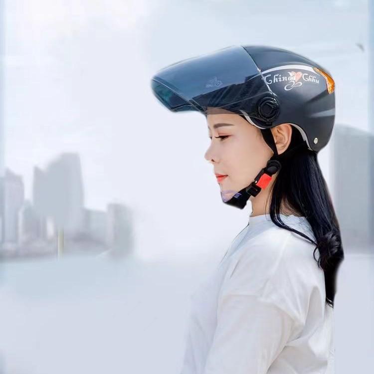 High-definition anti-fog lenses A New national standard electric bike helmet, motorcycle helmet, electric vehicle helmet, unisex