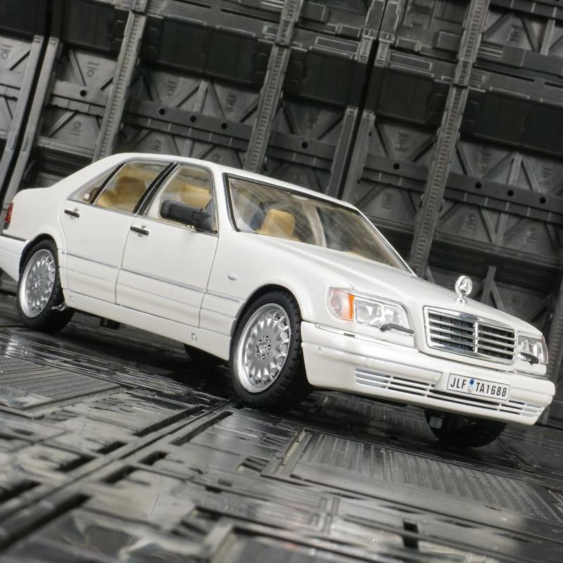 1:24 Mercedes Benz W140 S320 alloy car model doors and the front hood and trunk door can also be opened fine workmanship