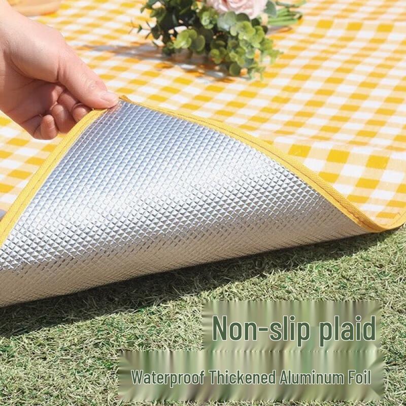 Ceyu Outdoor Waterproof Picnic and Camping Mat