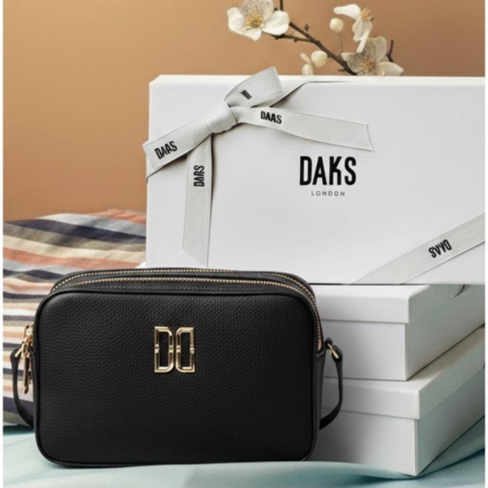 

Daks Black Gold Logo Mini Crossbody Bag Dcwa6e069bk Single option