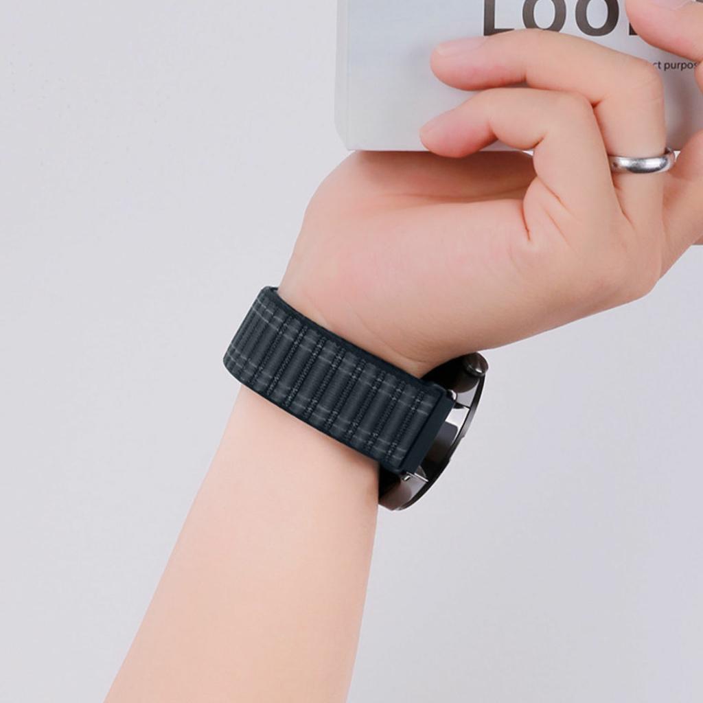 For Samsung Galaxy Watch7 44mm / 40mm Nylon Watch Band 20mm Wave Pattern Magic Tape Closure Wrist Strap