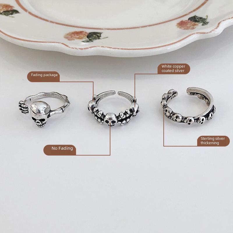 Silberner Totenkopfring: Stilvoller, langlebiger und einzigartiger Schmuck im offenen Stil für Frauen