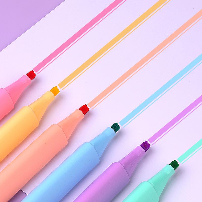 Highlighting Pen with Distinct Markings, Single-ended Triangular Shaft, Multi-color Soft Tip, for Marking in Notebooks and Handbooks.