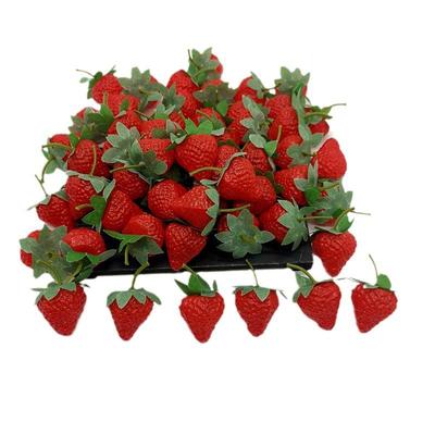 Kleines Erdbeermodell aus Kunststoff für Fotografie und Heimdekoration