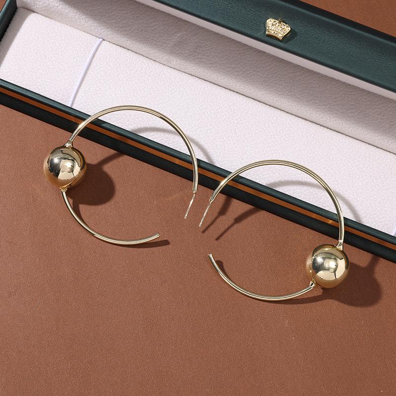 Exaggerated Metal Ball Large Earrings Earrings, High-End Silver Needle Earrings, Simple And Cold Wind Earrings, Jewelry
