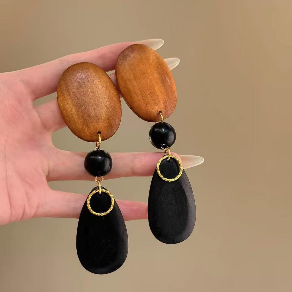 French Retro Silver Needle Round Flat Round Resin Fringed Earrings Light Luxury High-end Earrings Versatile Earrings