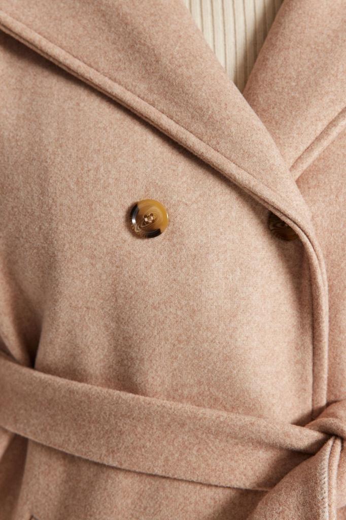 Dámský kabát ve stylu plus size s kamenným páskem a dvouřadým zapínáním