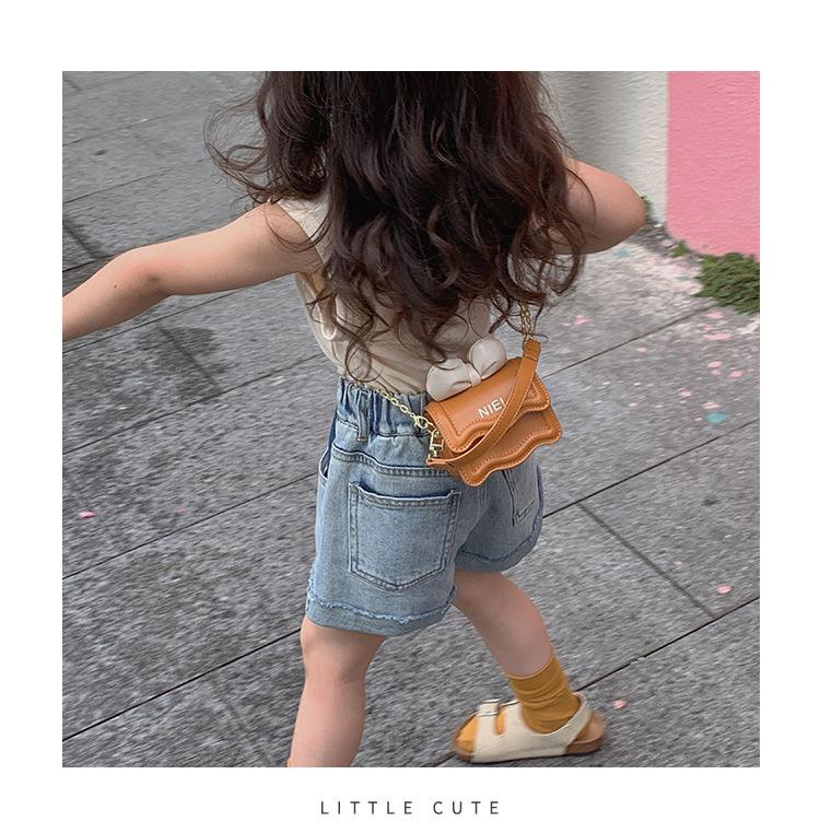 2024 Embossed Bow Mini Crossbody: Sweet Chain Bag for Girls