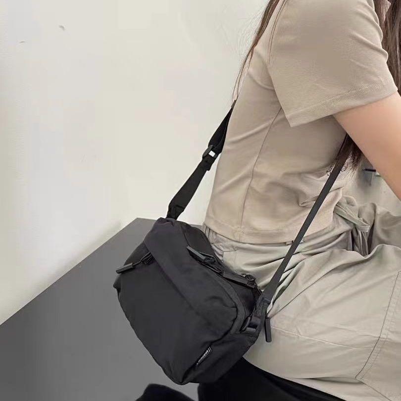 Geantă pătrată mică din pânză Oxford, neagră, geantă nouă, ușoară, casual, cu buzunare multiple, pentru bărbați și femei