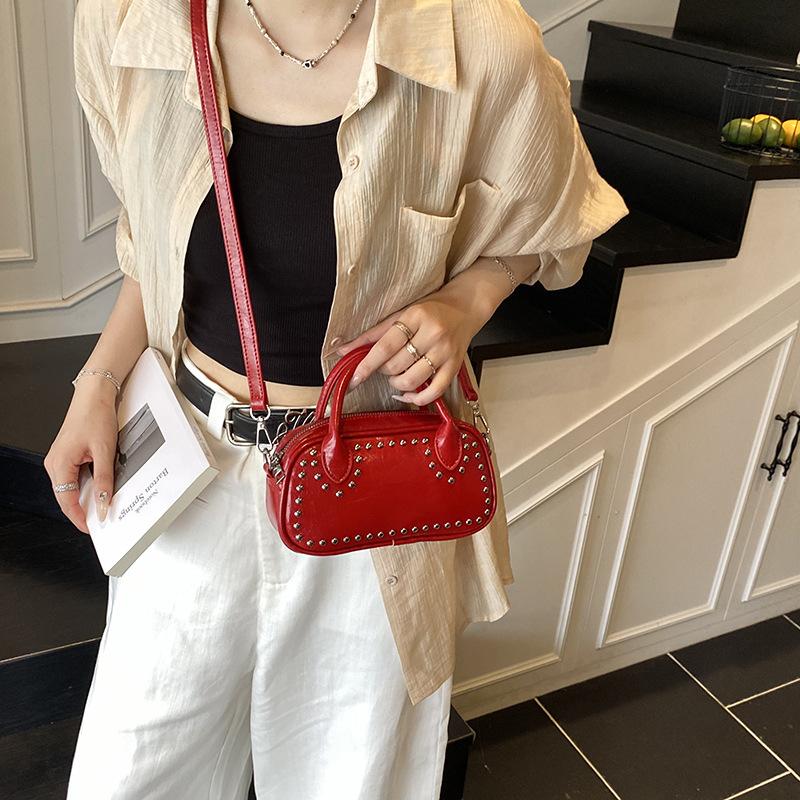 Summer Versatile Messenger Bag Women's New High-end Fashion Casual Rivet Portable Small Bag