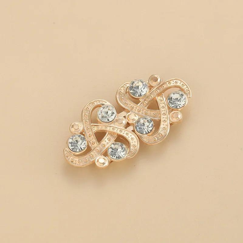1 Pair New Brooches For Women's Clothing Cardigan Sweater Blouse Shawl Clips Shirt Collar Flower Pattern Clasps