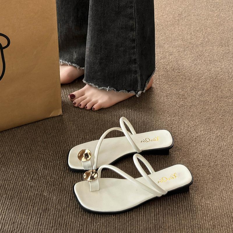 Premium Set of Toe Slippers for Women's Summer Outer Wear New Year's New Flat-bottomed Temperament Pinch Sandals Sandals