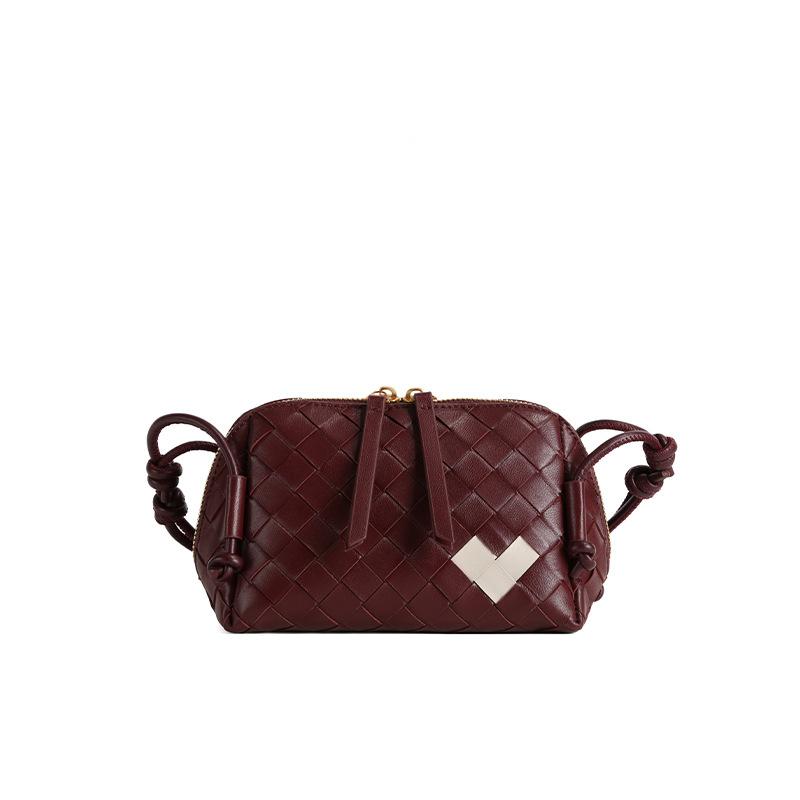 Popular Red Sheepskin Woven Bag Shoulder Messenger Handbag Knotted Zipper Fashionable Leather Women's Bag Wholesale