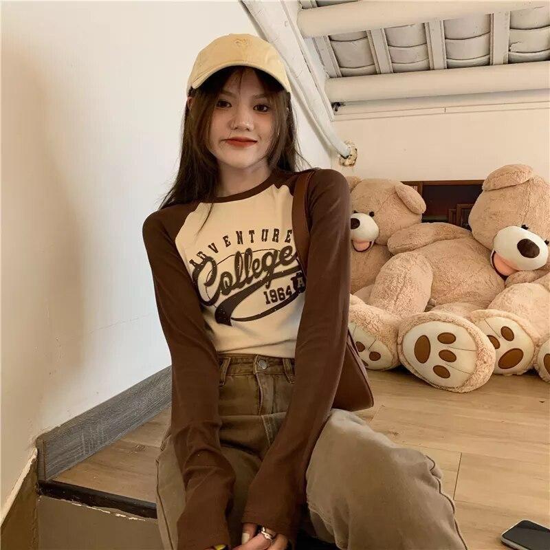 2KWEIRD Damska Koszulka Y2k Krótki Top Letni Seksowny Z Długim Rękawem Nadruk Litery Krótki Estetyczny Grunge Harajuku Vintage Koreańska Moda Ubrania