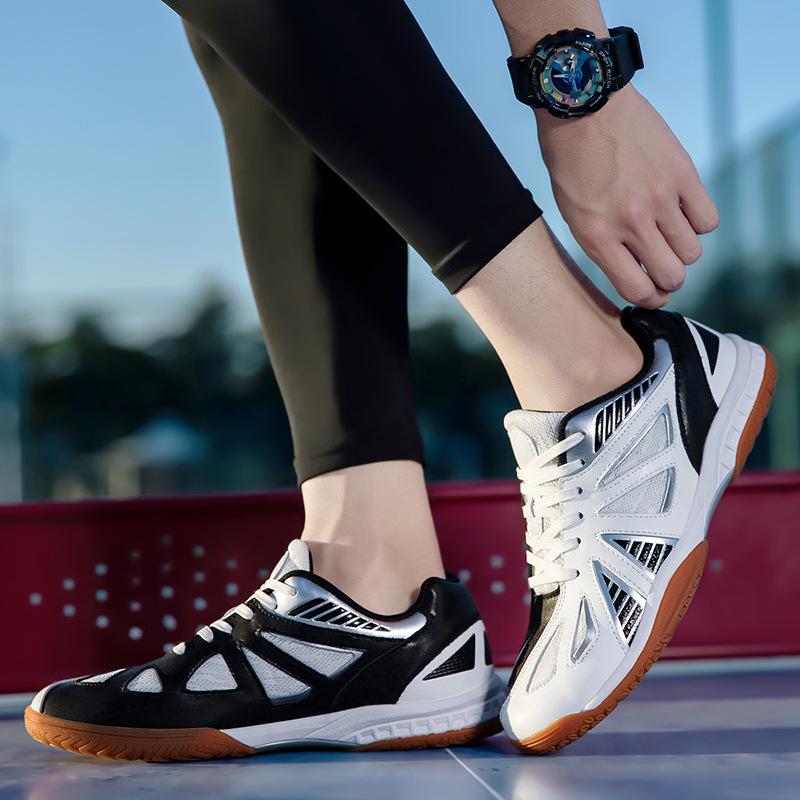 New Table Tennis Shoes for Men and Women Couples Lightweight Non-slip Breathable Badminton Shoes Tennis Shoes Professional Training Shoes