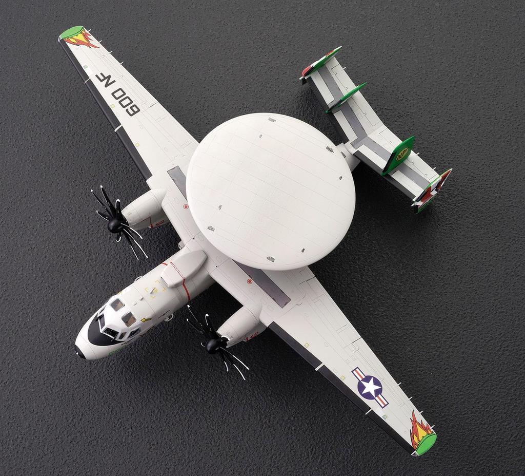 Platz Heller Scale US Navy Hawkeye Special Edition Plastic Model Kit with Japanese Instructions 1/72 E-2C (HE82300J)