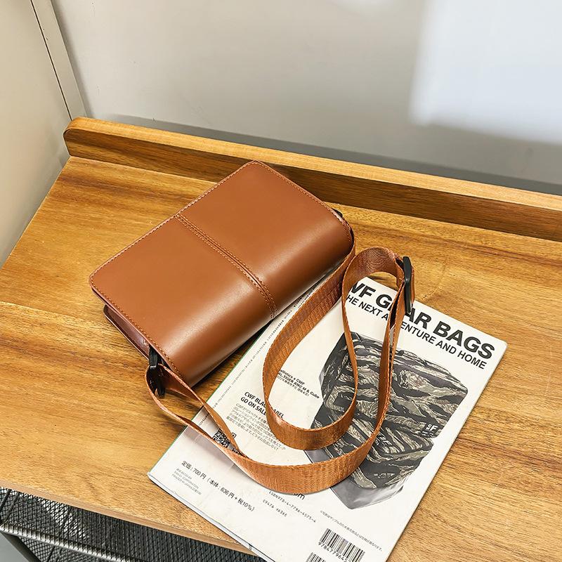 

Casual temperament small bag, women s trendy simple one-shoulder crossbody bag, foreign style retro small square bag коричневый