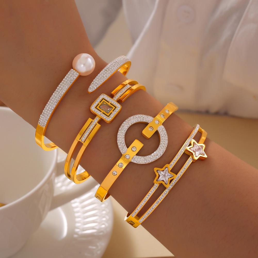 Geometric Rhinestone Inlaid Gold-Plated Titanium Bracelet - Stylish, Light Luxury, Versatile Design