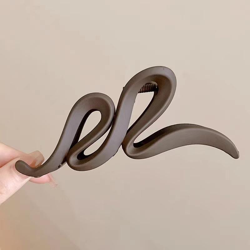 

Акриловые заколки для волос 13 см для женщин, заколка для волос, однотонные матовые волнистые зажимы-крабы для волос, аксессуары для волос, головные уборы для девочек, 4 цвета Size fits all