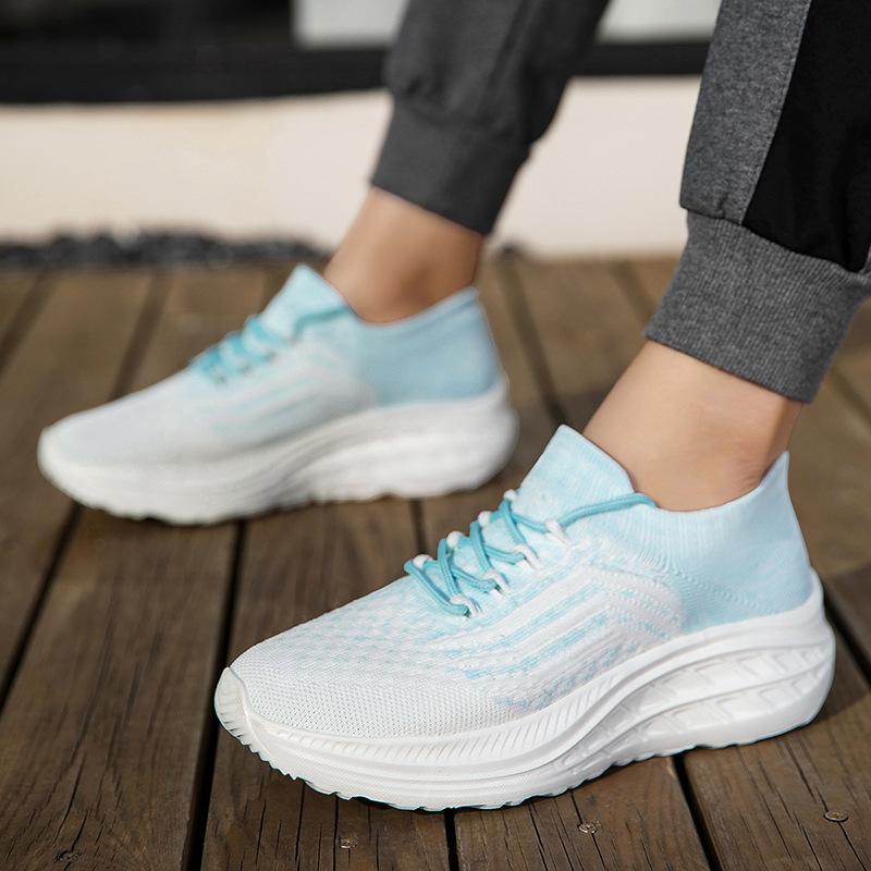 Nuove scarpe casual in rete da uomo transfrontaliere taglie grandi traspiranti in tessuto fly-woven scarpe sportive moda scarpe alla moda per studenti