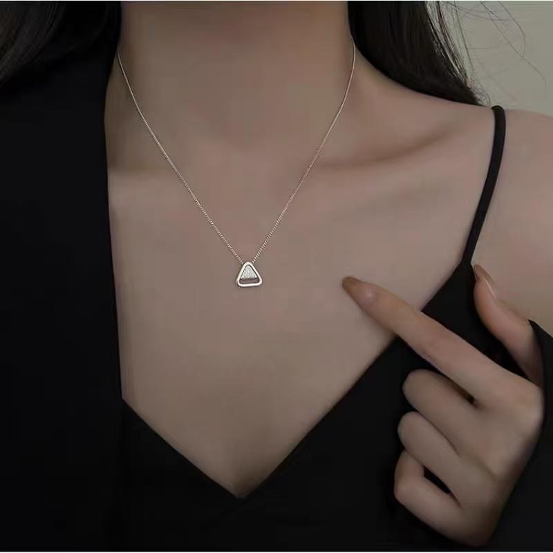 New 925 Sterling Silver Triangle Necklace Personalized Geometric Shape Pendant Necklace Women's Birthday Gift Exquisite Jewelry