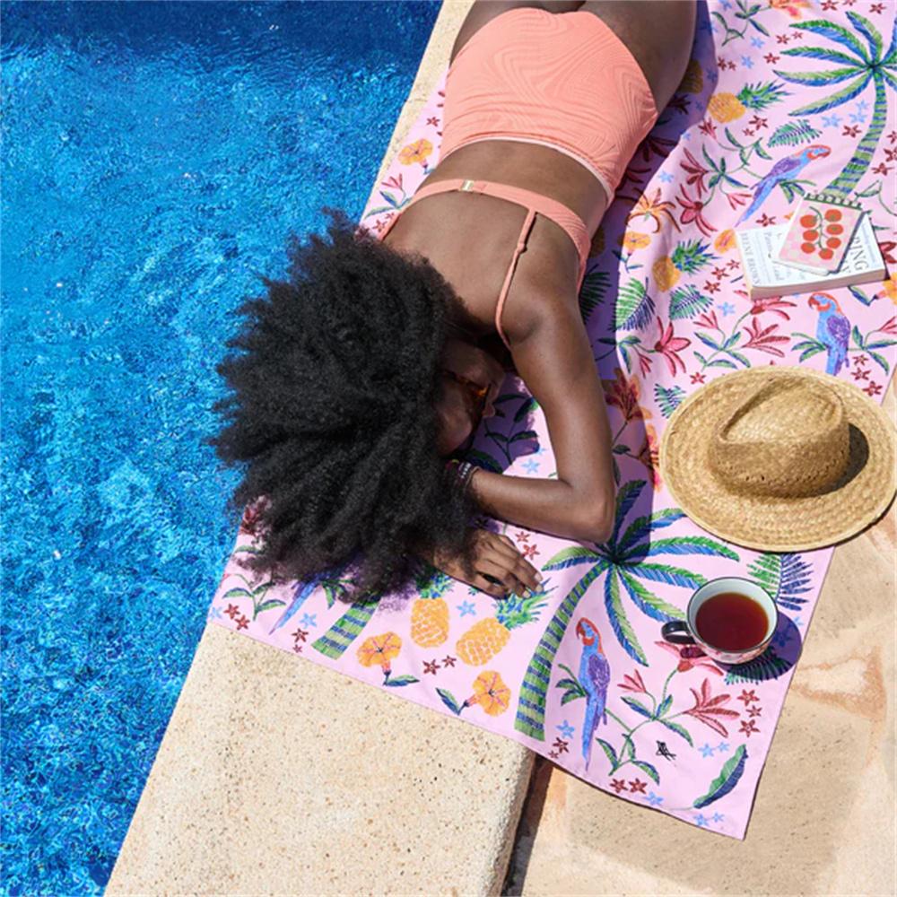 Lampada White Comfortable Beach Towel, Tropical Parrot & Palm Tree Print Quick-Dry Towel For Beach, Pool, Travel And Summer Getaways