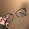 Stylish and Versatile Retro-style Glasses for Women, Anti-blue Light Glasses, High-end Eye Frames.