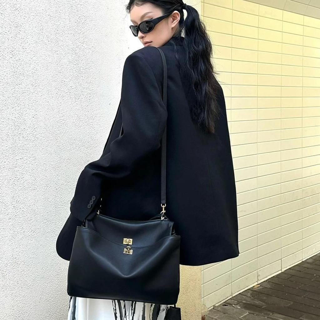 B Rodeo 24: Nová měkká kožená taška - Módní velká neutrální kabelka s ležérním vzhledem