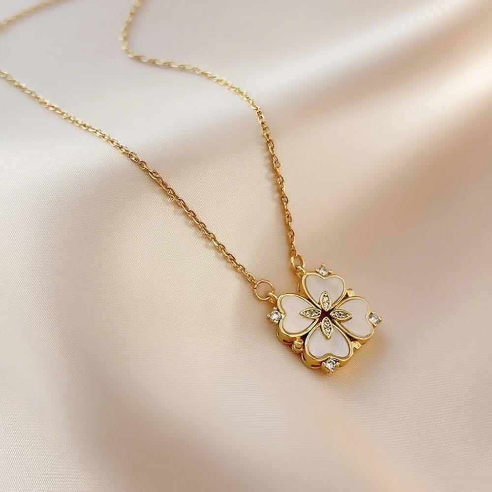 Heart-to-Heart Openable Four-Leaf Clover Necklace - High-End Light Luxury Clavicle Chain