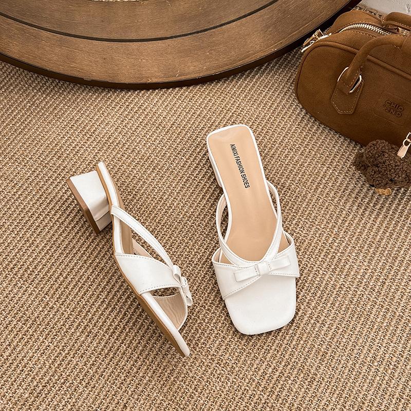 Evening wind one-word shoes, women's summer wear new temperament beautiful bow cool slippers with skirt