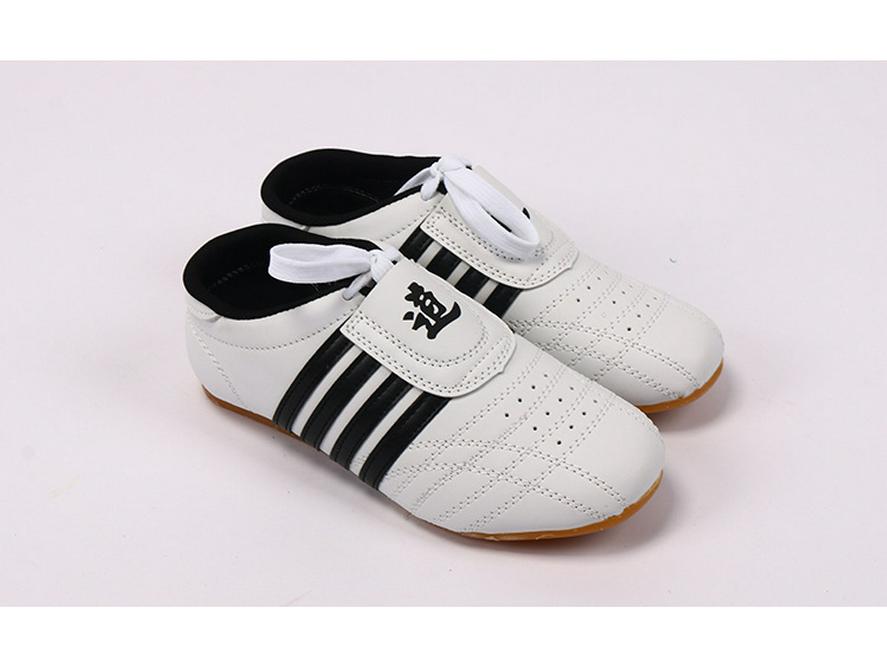 Boty na taekwondo a taiči se svrškem ze syntetické kůže a podrážkou z hovězí šlachy