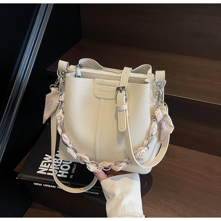 Beliebte Retro-Nischen-Farbkombination, tragbare Bucket Bag, Damen, neue Pendler- vielseitige Schulter-Umhängetasche