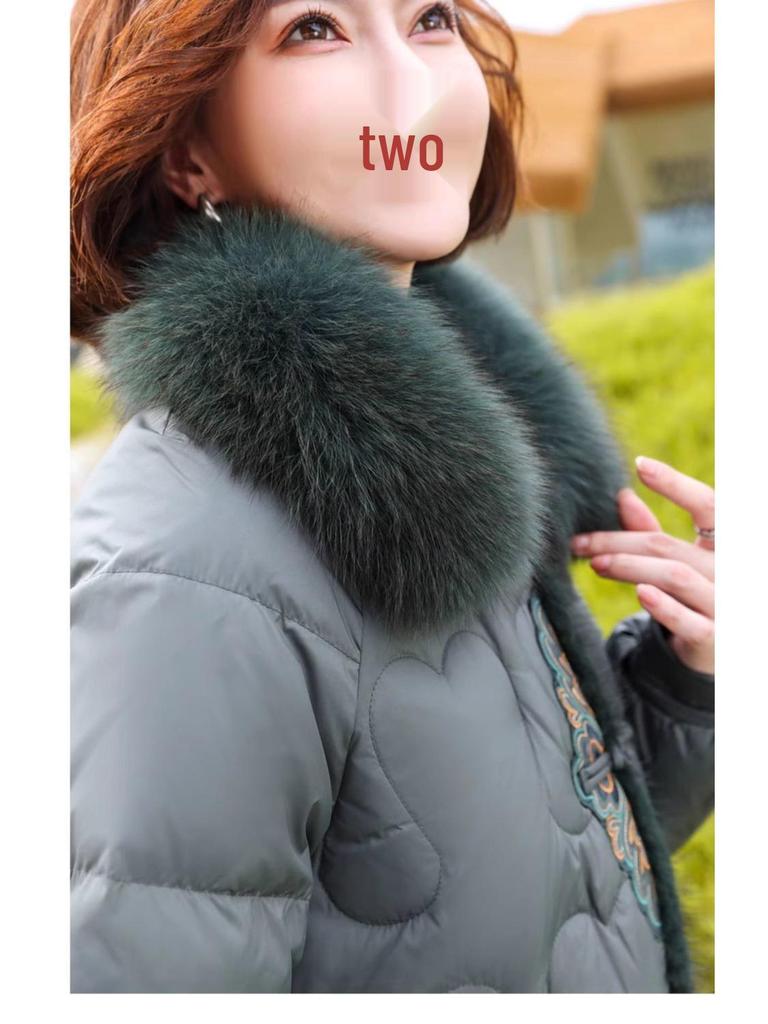 Mom's Fashionable Winter Down Jacket for Middle-Aged Women: Loose, Plus Size, Warm & Stylish Coat