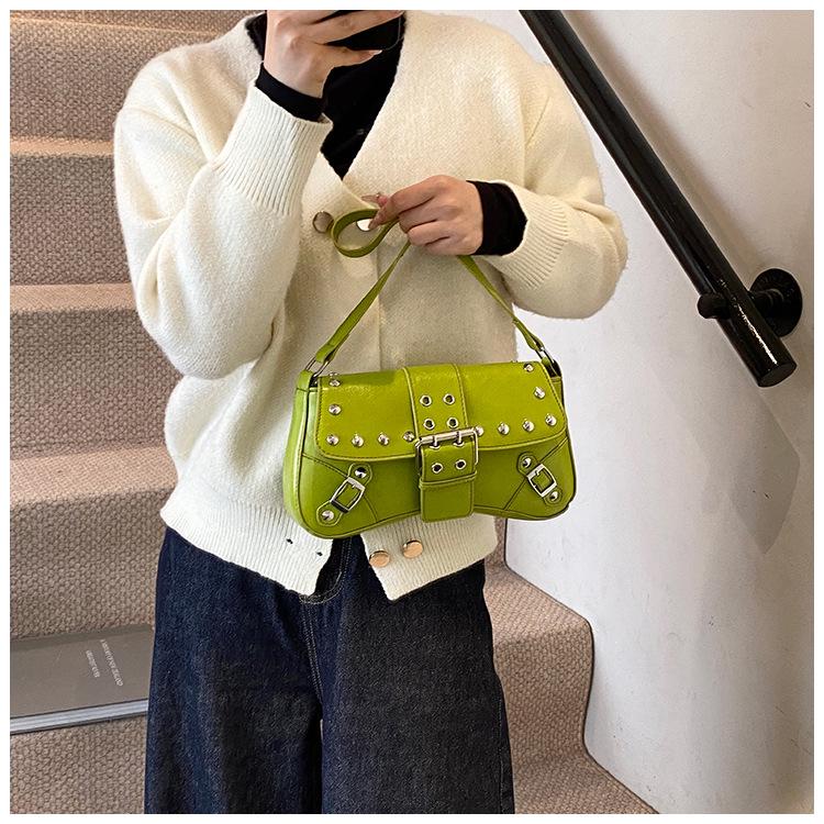 Punk Rivet Single Shoulder Bag: 2024 Retro Women's Versatile Casual Handbag
