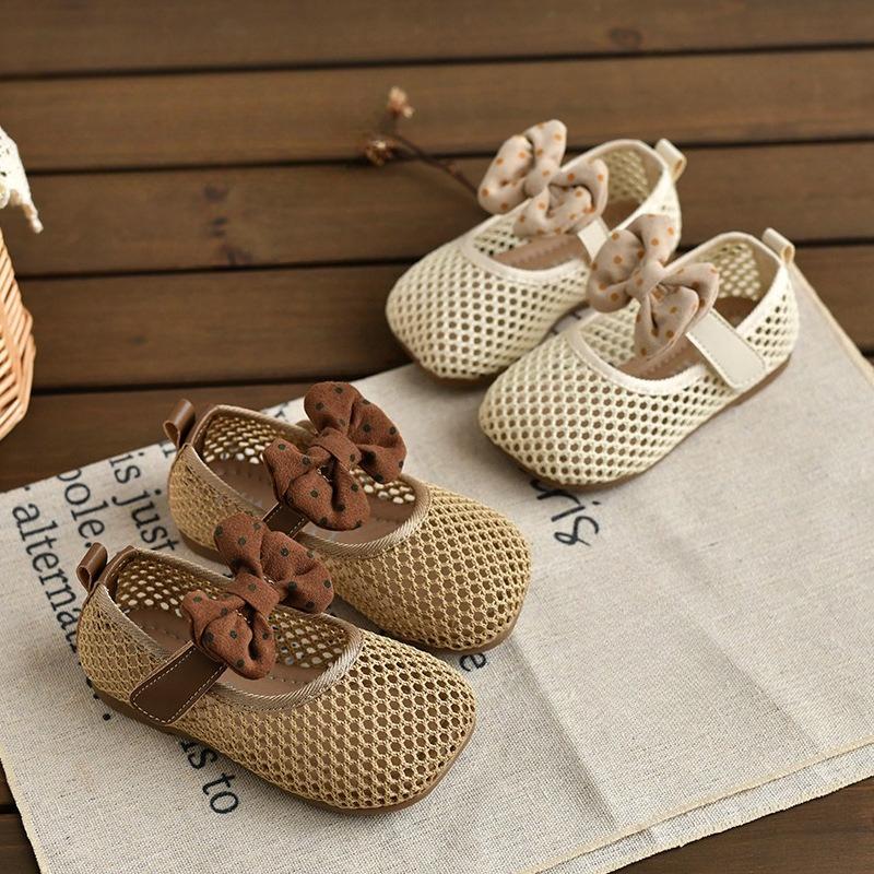 Anti-slip Girls' Sandals with Hollow and Breathable Soles, Outdoor Soft-Topped Baby Shoes