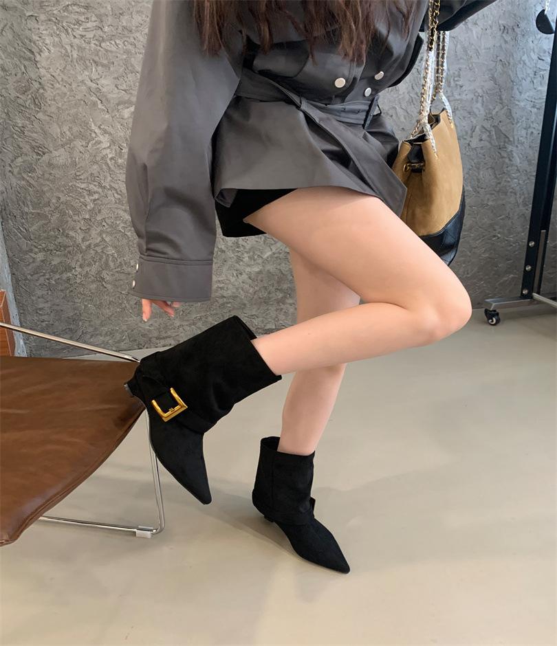 

Остроносые черные короткие ботильоны на низком каблуке женская обувь 2025 новые весенне-осенние одинарные ботинки ретро с пряжкой на ремне средней высоты ботинки-трубы для брюк 38