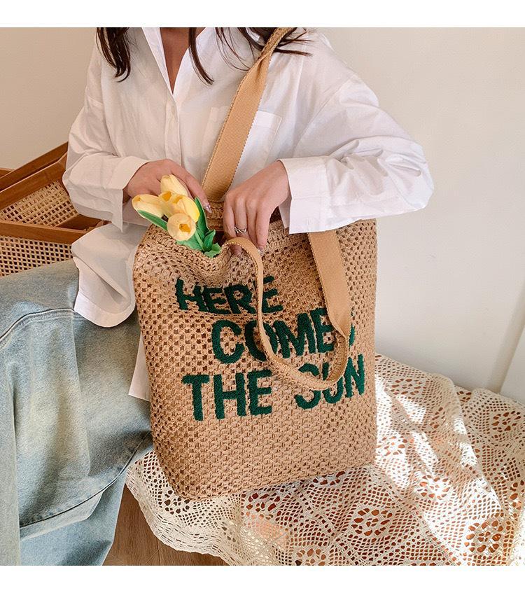 New Style Large Capacity Embroidered Straw Tote Bag