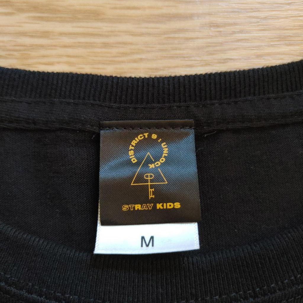 [USED] StrayKids UNLOCK DISTRICT 9 T-shirt