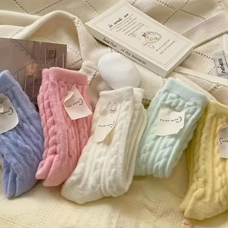 1 Pair  Women's Cozy Fuzzy Socks- Winter Warm Plush Mid-Calf Length Twisted Pattern Knit Fabric Socks
