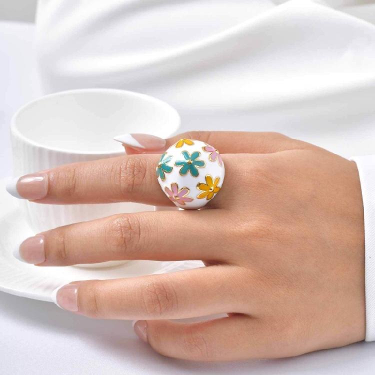 Elegant Flower Rings Unique Rings Hand Accessory Stainless Steel Texture Suitable for Parties and Daily Outfits Wear