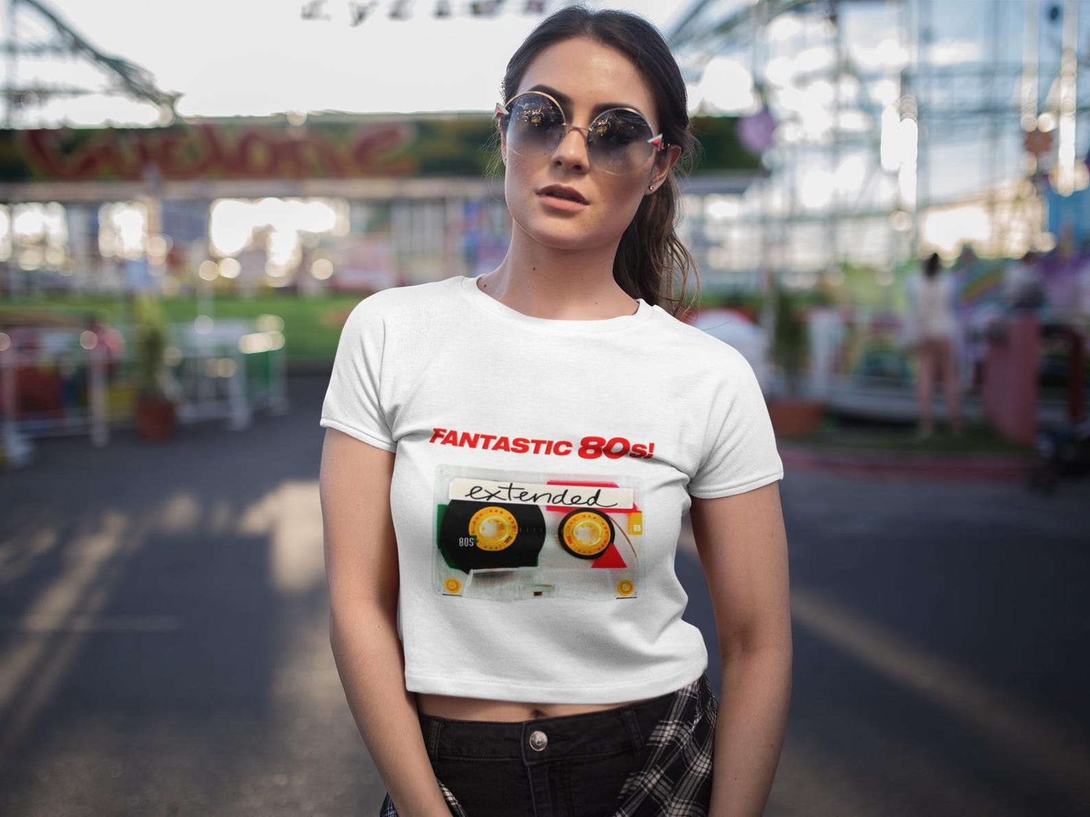 FANTASTIC 80s Women s Cropped Raw edge T-Shirt S