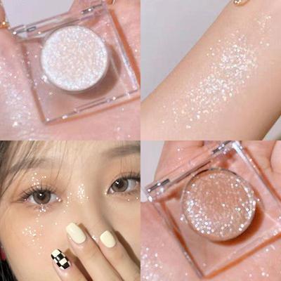 Ombre à paupières & Highlighter Cowherd Monochromatique: Paillettes Scintillantes pour Illuminer le Dessous des Yeux, Portable et Abordable