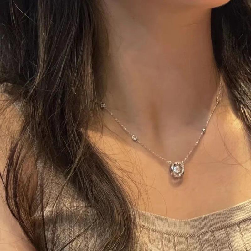 Three-second Heartbeat Necklace - A Unique and Sophisticated Design for Women, A Heart-Pounding Lockbone Chain Necklace