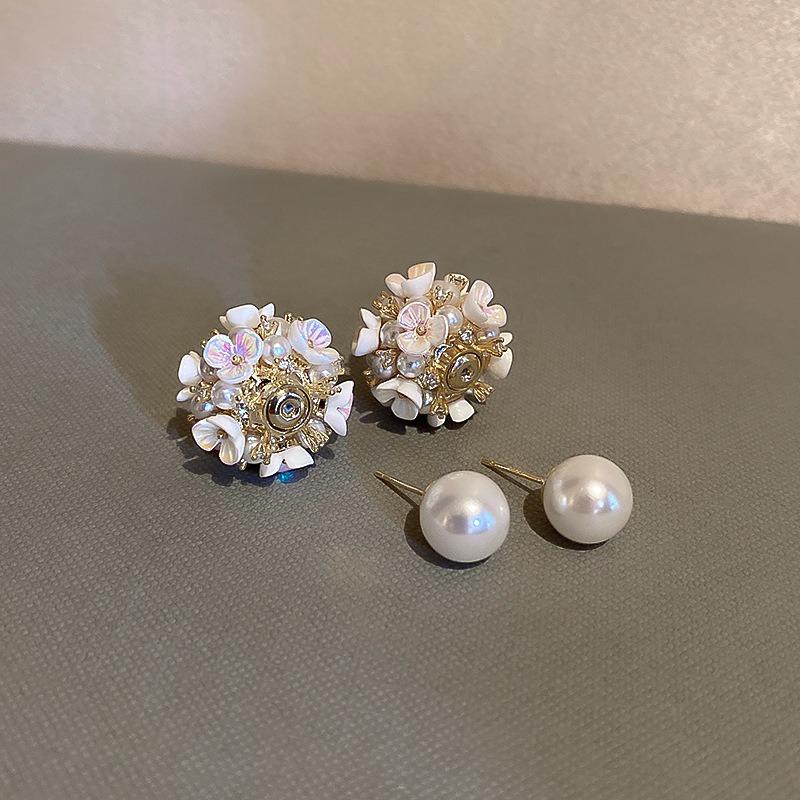 Real Gold Electroplated Silver Needle Freshwater Pearl Flower Earrings High-end Earrings French Light Luxury Elegant Earrings Women